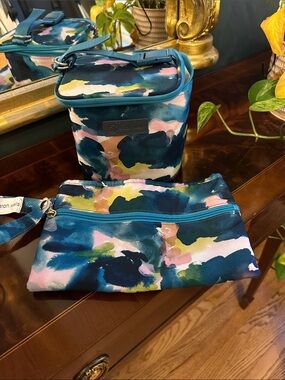 Sarah Wells pump cooler and wet bag